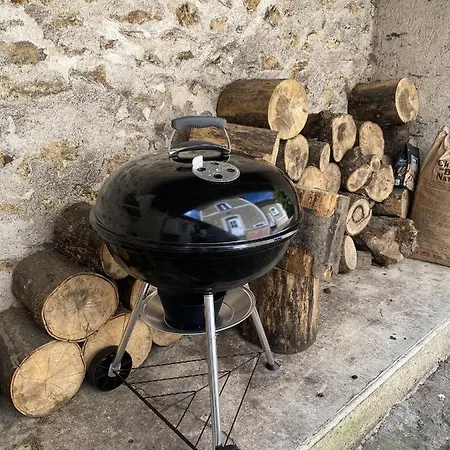 בית נופש Les Douves, Charmante Dependance Du Chateau Crevecoeur-en Brie